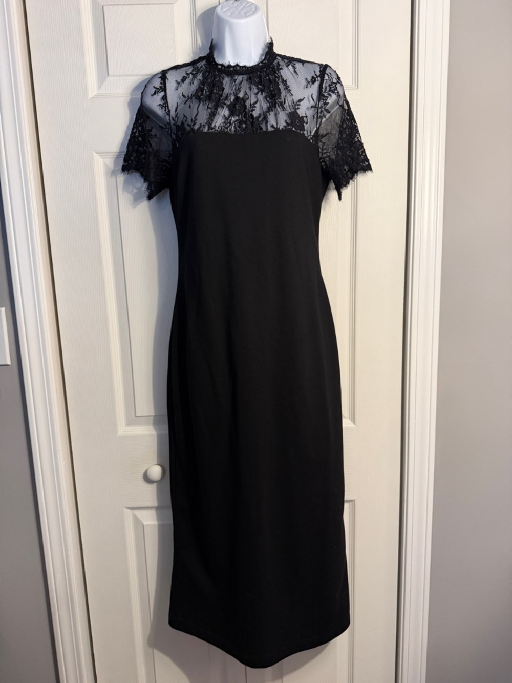 Black Lace Agatha Midi Dress Hyacinth House Tuckernuck size SM SOLD OUT ONLINE - Picture 4 of 16